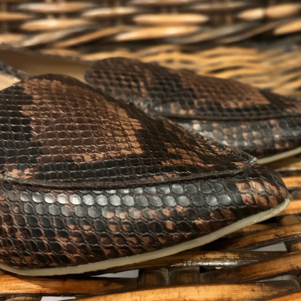 Steve Madden Feather Brown Snakeskin Loafers in size 7. Great condition - Picture 5 of 16